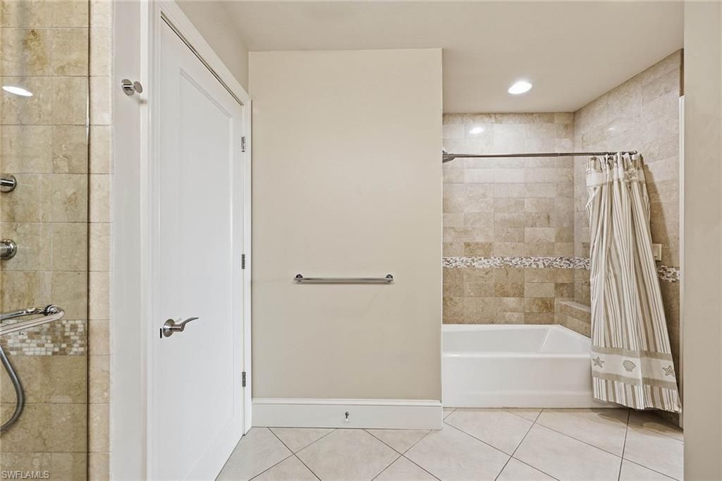9123 Strada Pl, Unit 7307, Naples, FL 34108 Photo
