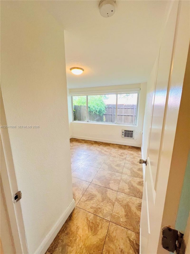 410 Pinecrest Dr , Unit 1, Miami Springs, FL 33166 Photo