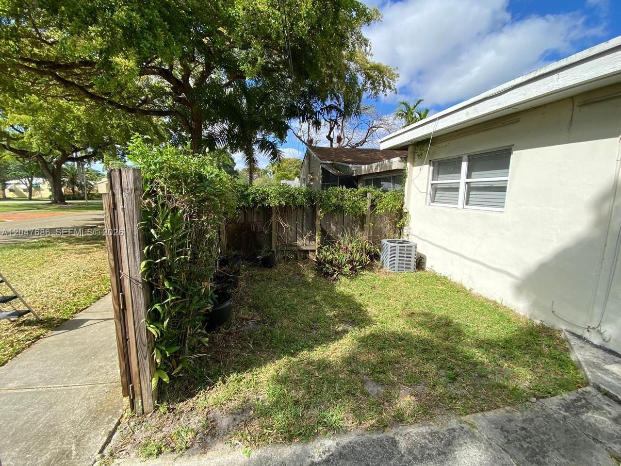 410 Pinecrest Dr , Unit 1, Miami Springs, FL 33166 Photo