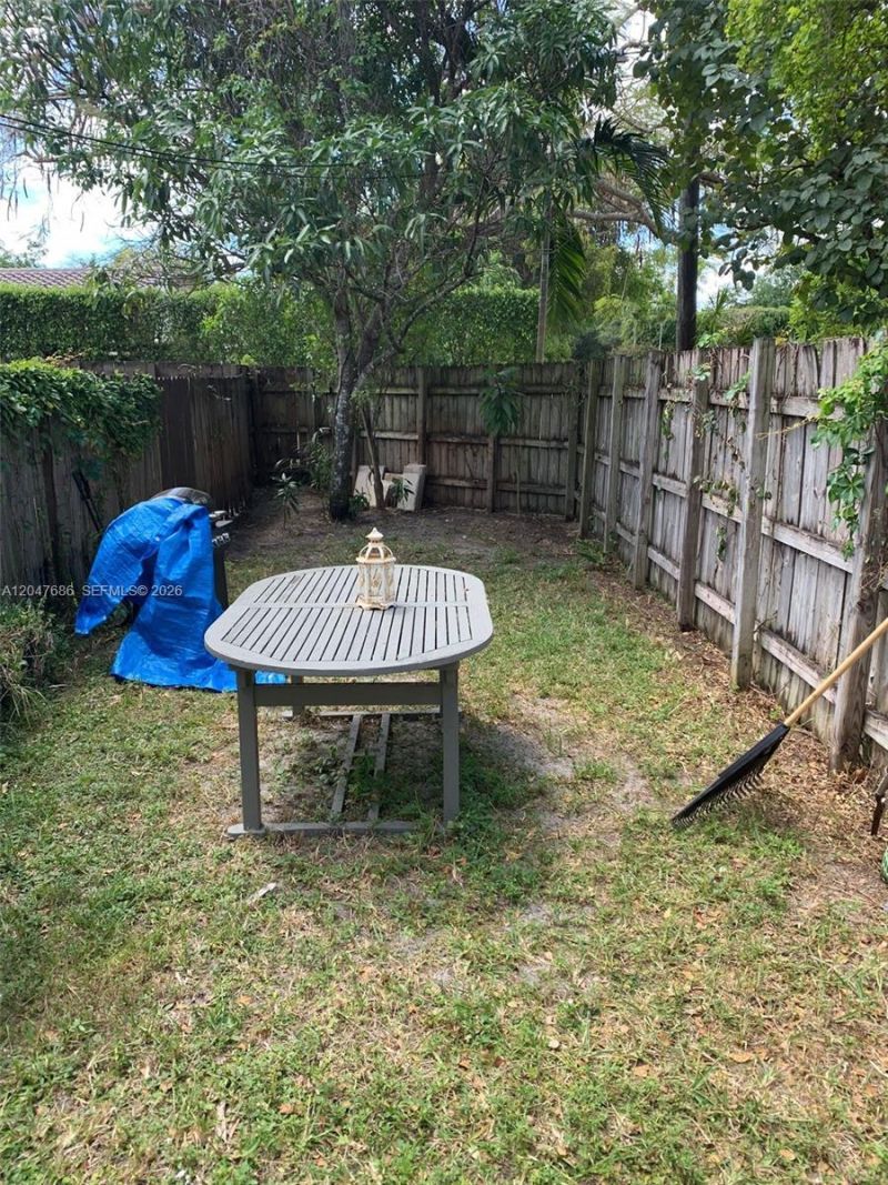 410 Pinecrest Dr , Unit 1, Miami Springs, FL 33166 Photo