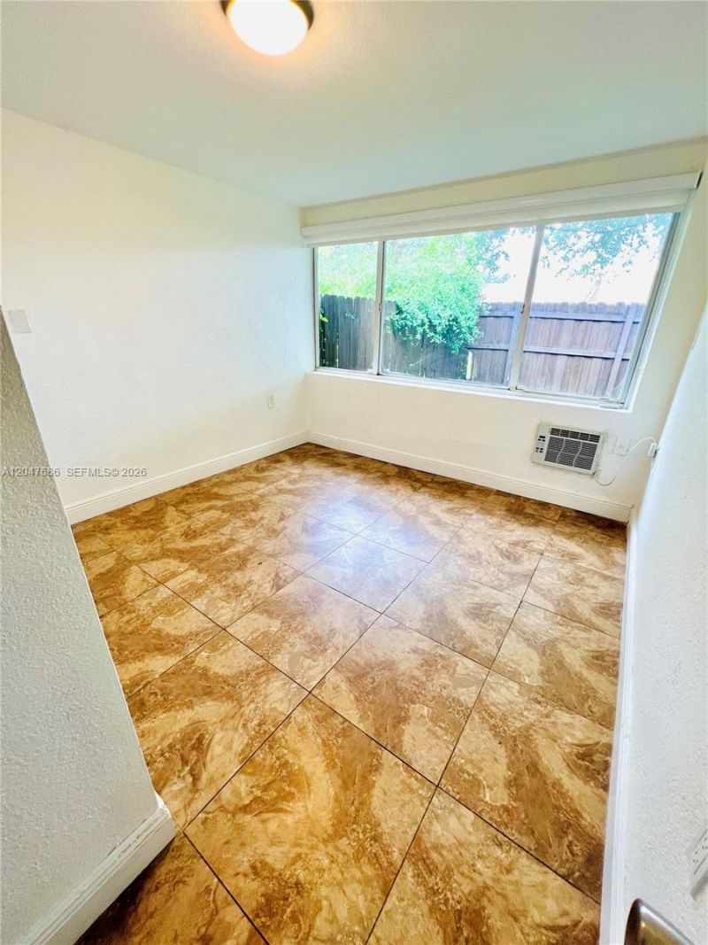 410 Pinecrest Dr , Unit 1, Miami Springs, FL 33166 Photo