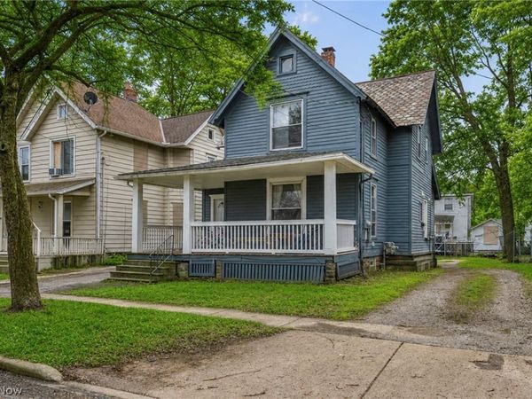228 Gates , Elyria, OH 44035