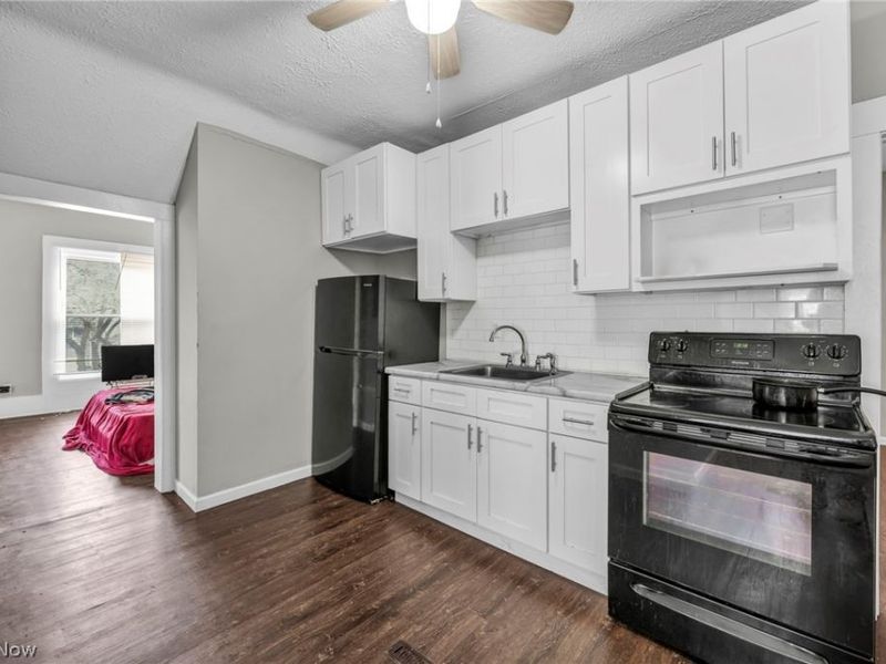 228 Gates, Elyria, OH 44035 Photo 27