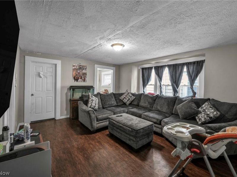 228 Gates, Elyria, OH 44035 Photo 4