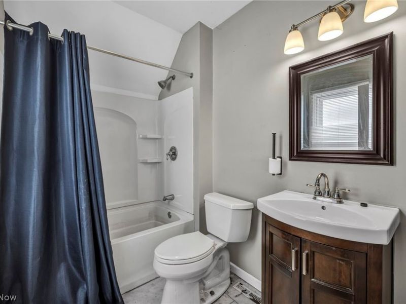 228 Gates, Elyria, OH 44035 Photo 6