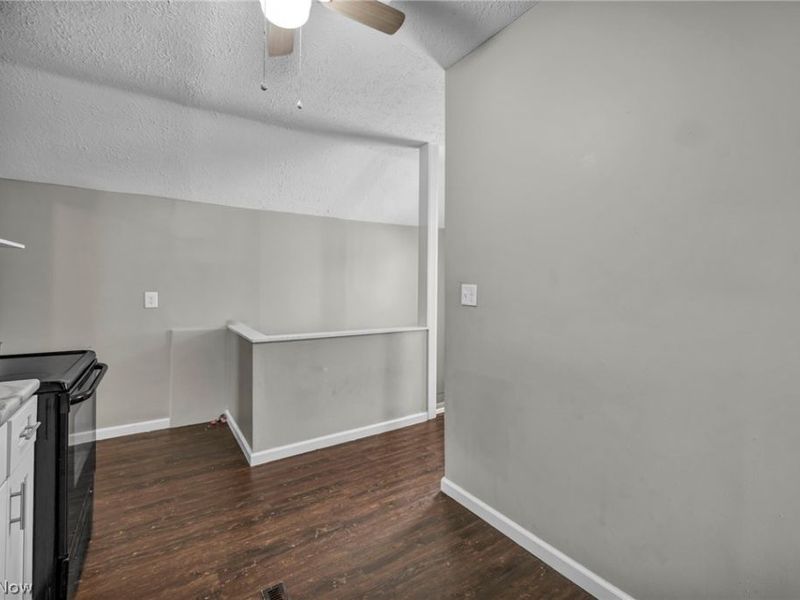 228 Gates, Elyria, OH 44035 Photo 8
