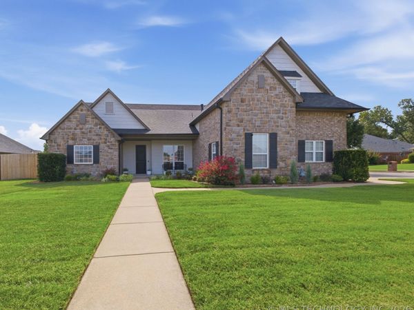 1012 Terri Drive, Bartlesville, OK 74006