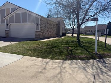 42158 Blossom Lane, Clinton Township, Mi 48038