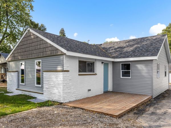 109 Raffel Road , Woodstock, IL 60098