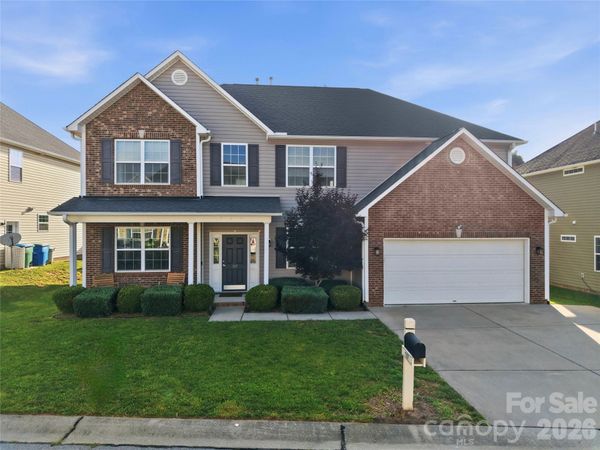 197 Roanoke Road , Fletcher, NC 28732