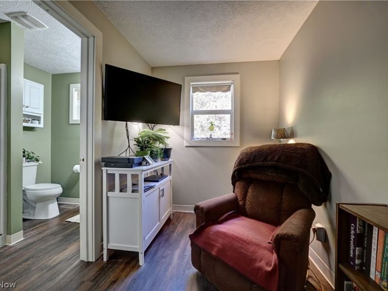 7736 Fort Laurens Road NW, Strasburg, OH 44680 Photo 8
