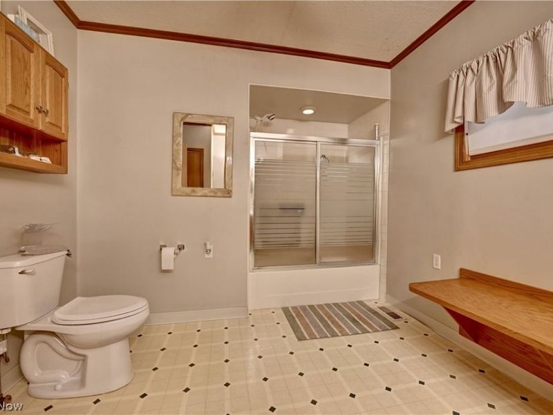 7736 Fort Laurens Road NW, Strasburg, OH 44680 Photo 9