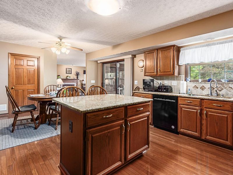 2920 Wynridge Drive, Grove City, OH 43123 Photo 7