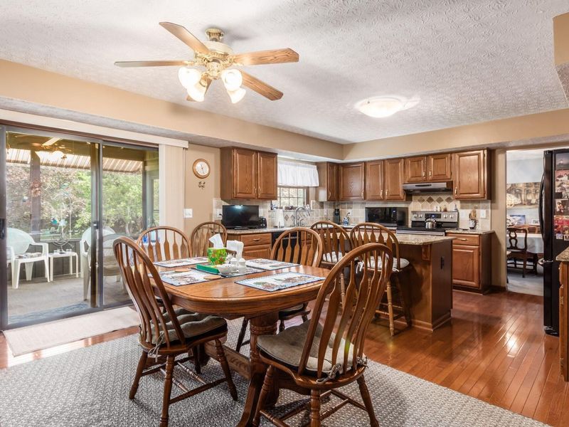 2920 Wynridge Drive, Grove City, OH 43123 Photo 9