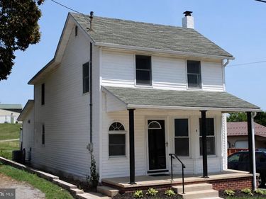 5 E PENNSYLVANIA AVENUE, STEWARTSTOWN, PA 17363