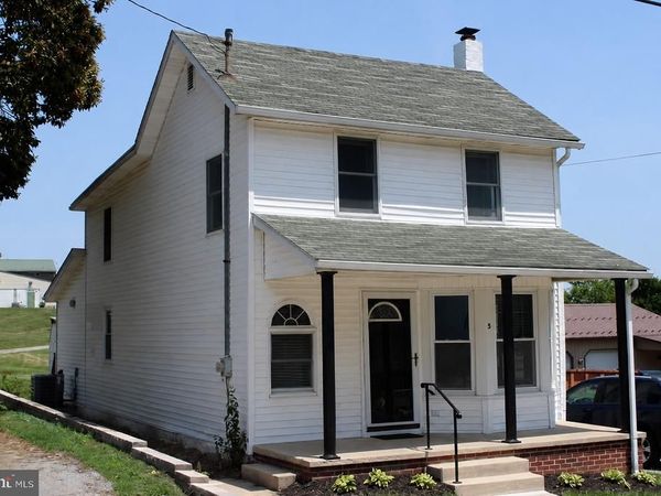 5 E PENNSYLVANIA AVENUE, STEWARTSTOWN, PA 17363