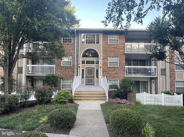 1933 WILSON LANE , Unit 301, MCLEAN, VA 22102