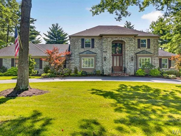 1688 Frontenac Woods Lane, Frontenac, MO 63131