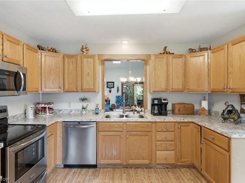 1451 Tripodi Circle, Niles, OH 44446 Photo 4