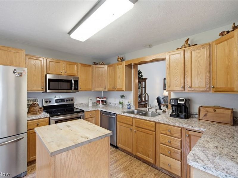 1451 Tripodi Circle, Niles, OH 44446 Photo 6