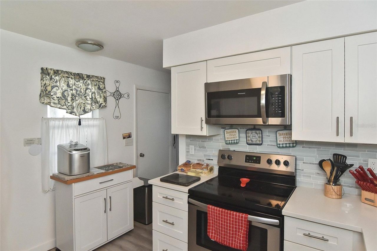 1527 Stewart Drive , Unit 115, Sarasota, FL 34232 Photo