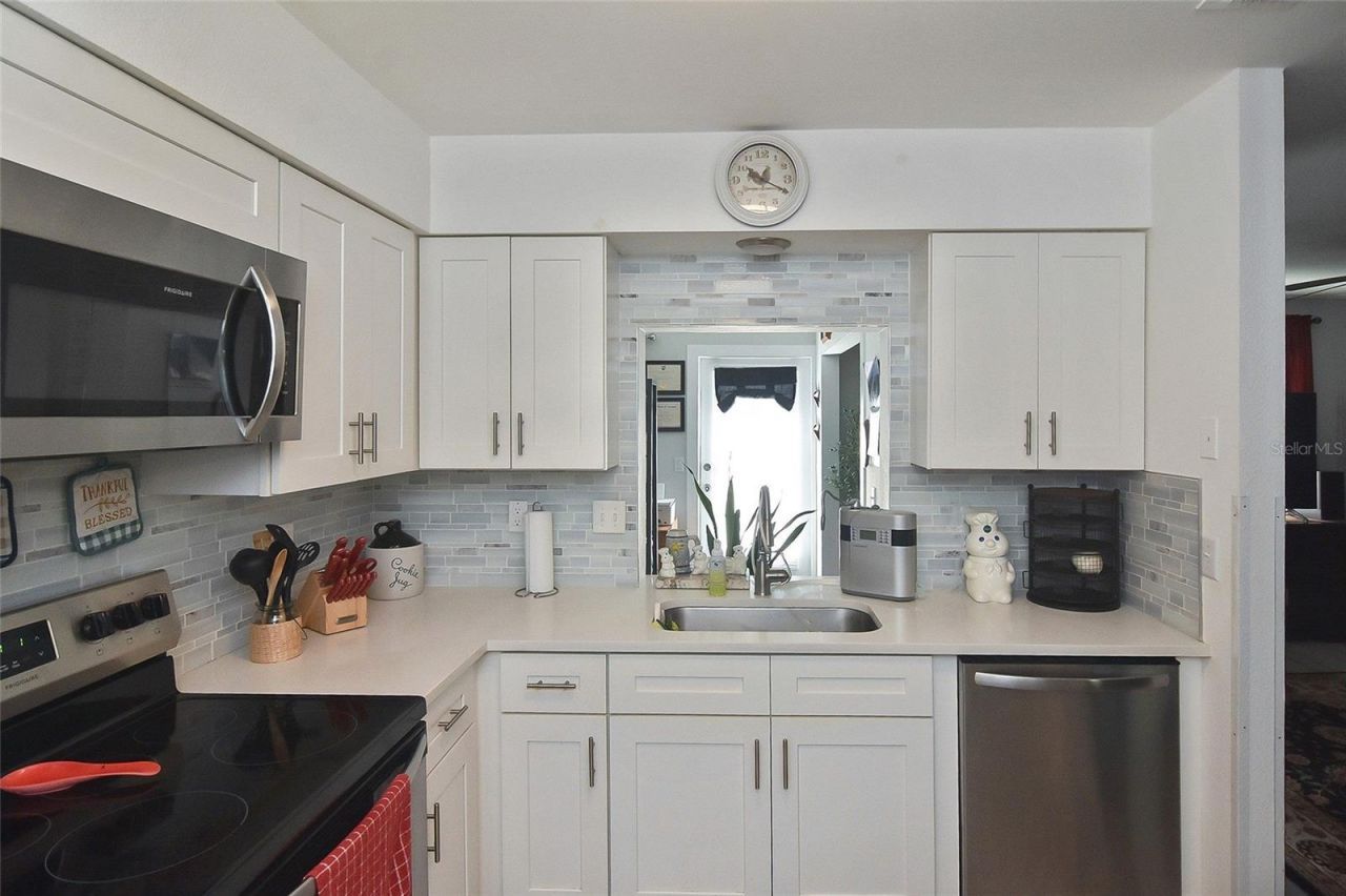 1527 Stewart Drive , Unit 115, Sarasota, FL 34232 Photo