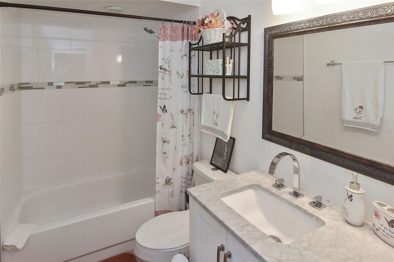 1527 Stewart Drive , Unit 115, Sarasota, FL 34232 Photo