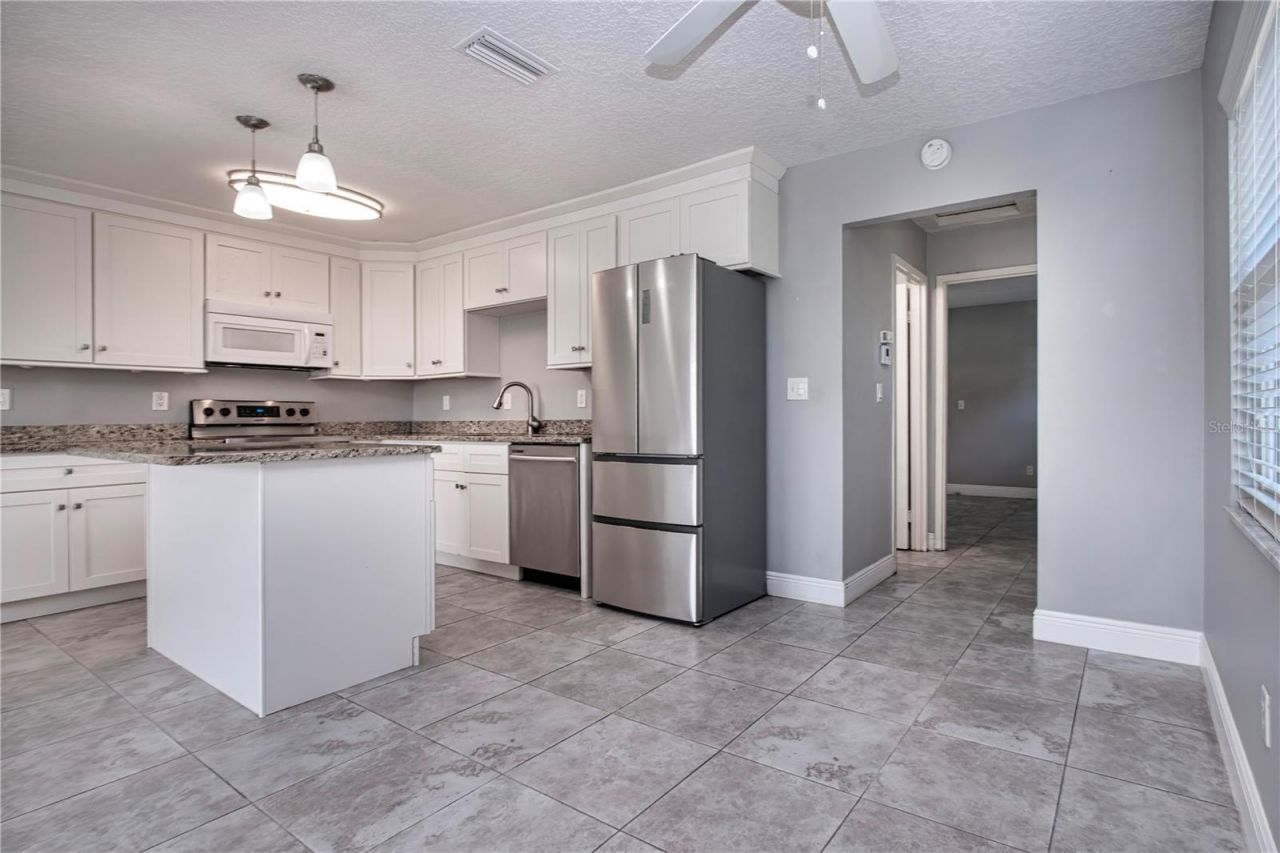 301 Andover Place S, Unit 170, Sun City Center, FL 33573 Photo