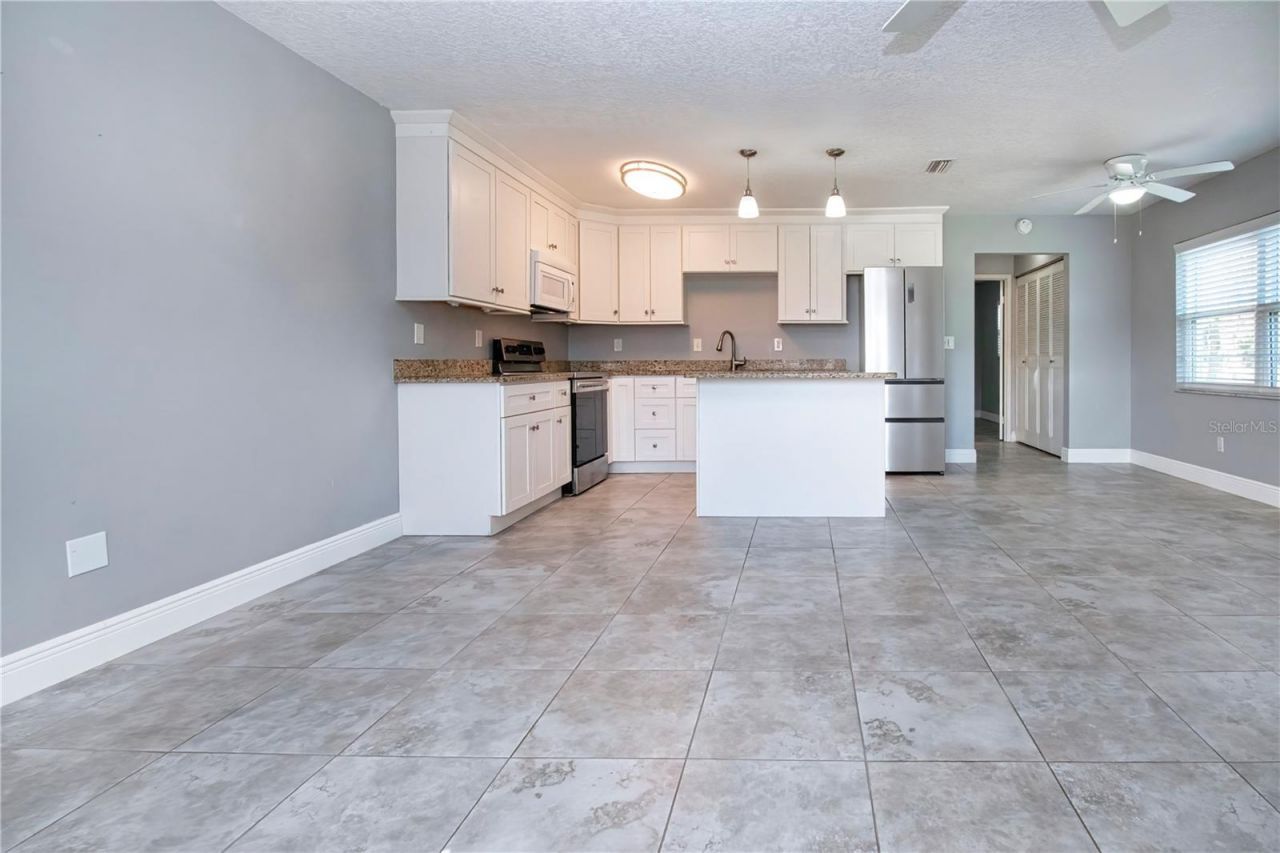 301 Andover Place S, Unit 170, Sun City Center, FL 33573 Photo