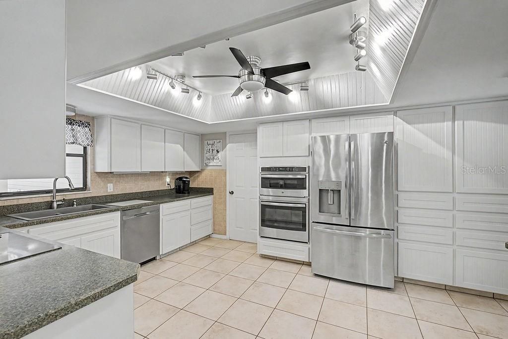 2222 S Bolton Avenue , Homosassa, FL 34448 Photo