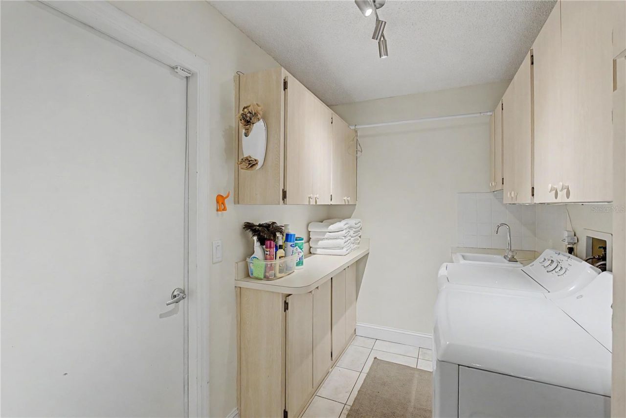 2222 S Bolton Avenue , Homosassa, FL 34448 Photo