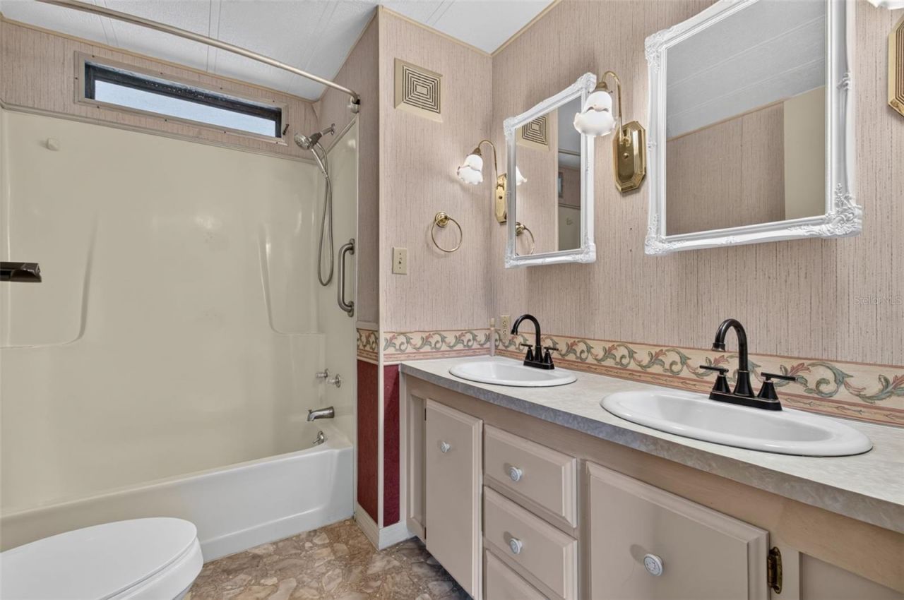 1674 NE 162nd Street , Citra, FL 32113 Photo