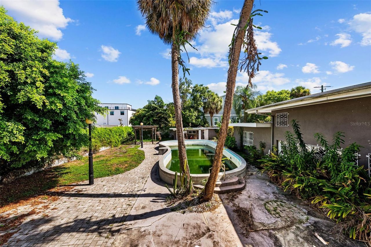 211 S Shore Crest Drive, Tampa, FL 33609 Photo