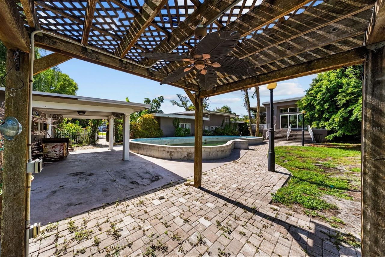 211 S Shore Crest Drive, Tampa, FL 33609 Photo