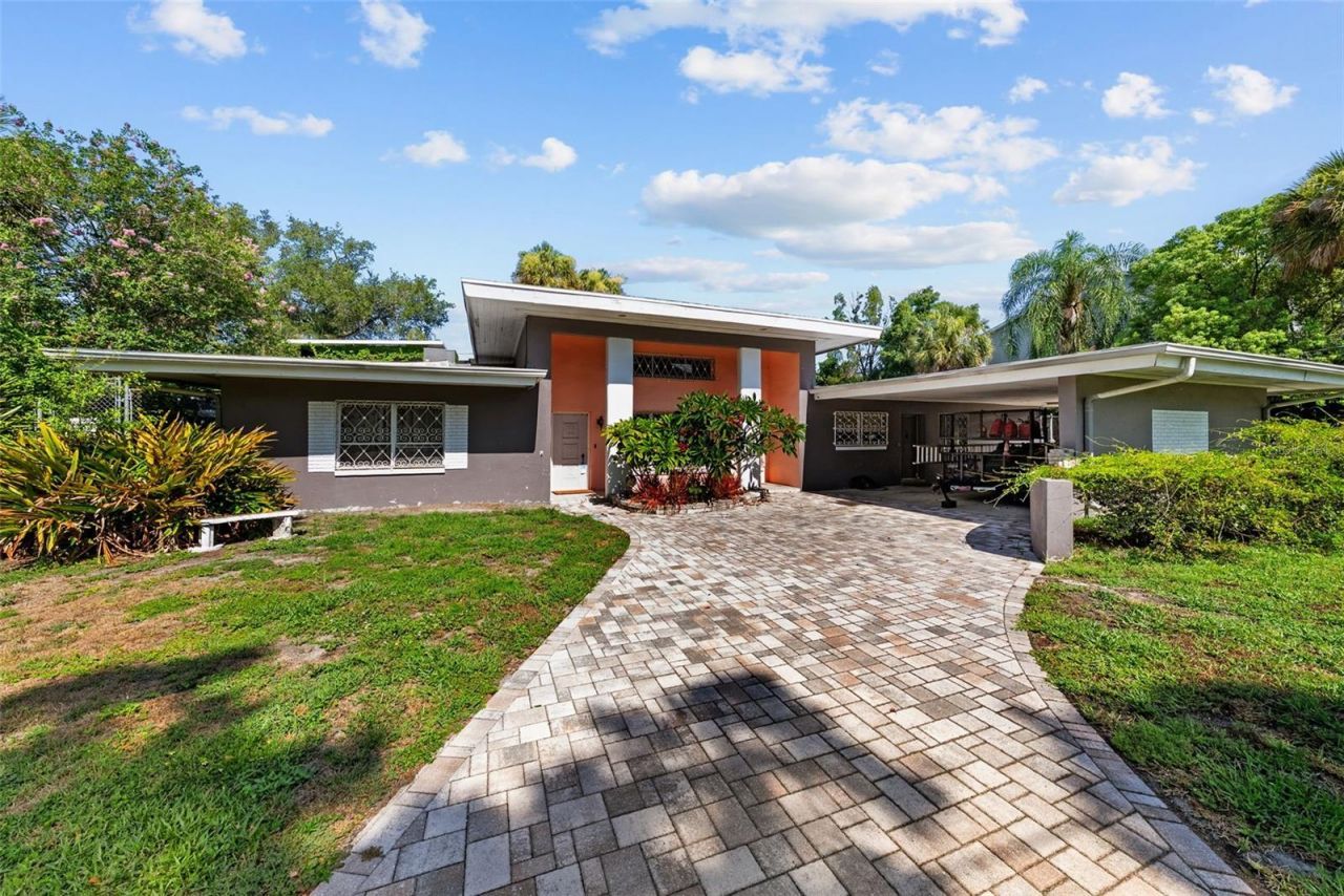 211 S Shore Crest Drive, Tampa, FL 33609 Photo
