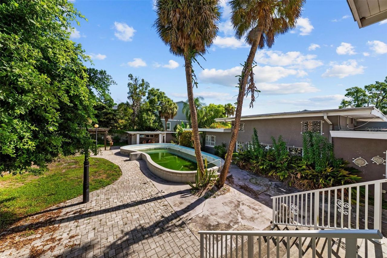 211 S Shore Crest Drive, Tampa, FL 33609 Photo