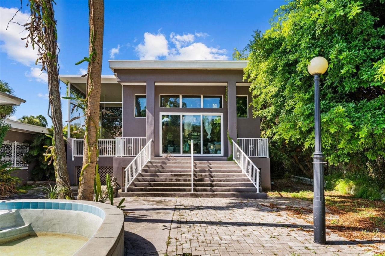 211 S Shore Crest Drive, Tampa, FL 33609 Photo