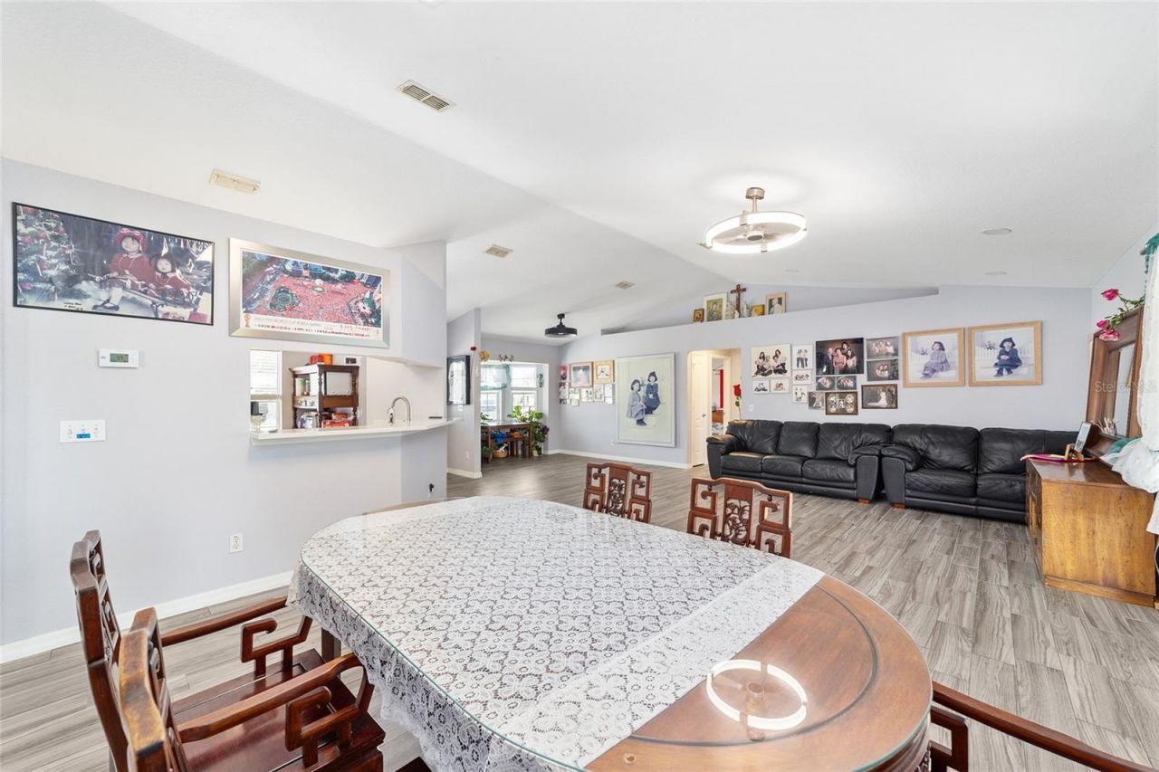 6880 SE 103rd Place , Belleview, FL 34420 Photo