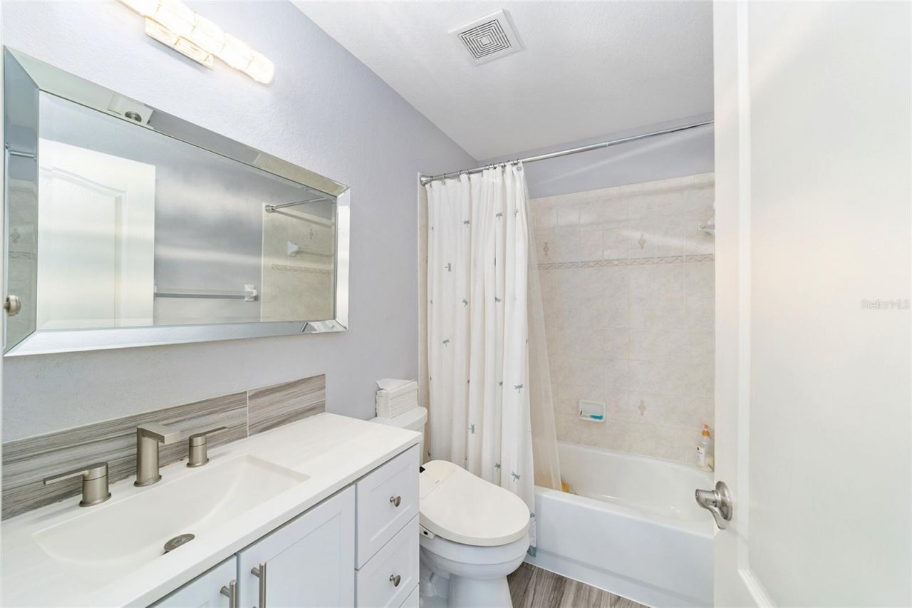 6880 SE 103rd Place , Belleview, FL 34420 Photo