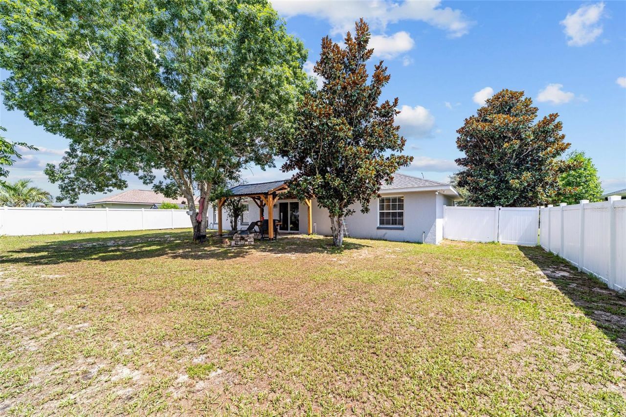 6880 SE 103rd Place , Belleview, FL 34420 Photo