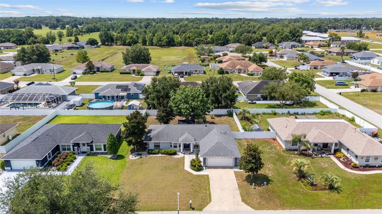 6880 SE 103rd Place , Belleview, FL 34420 Photo