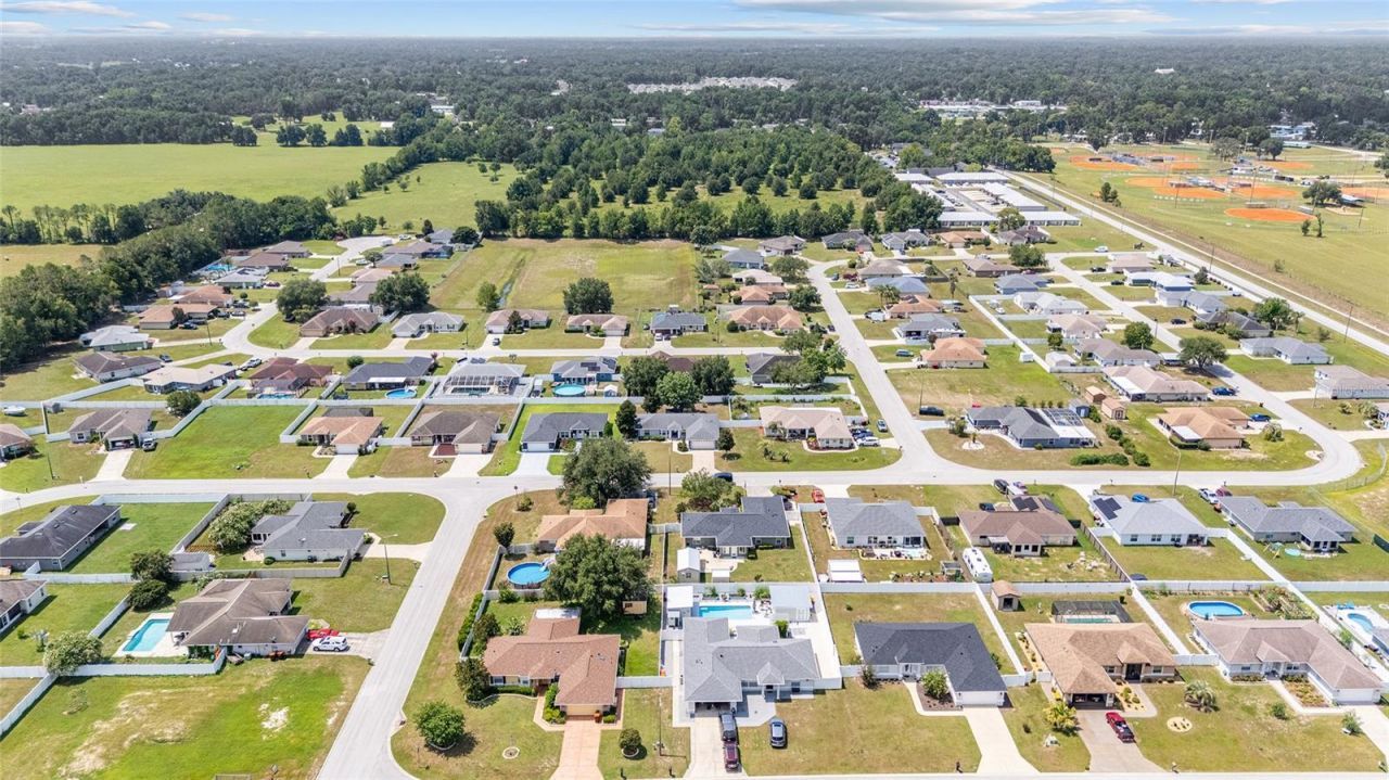 6880 SE 103rd Place , Belleview, FL 34420 Photo