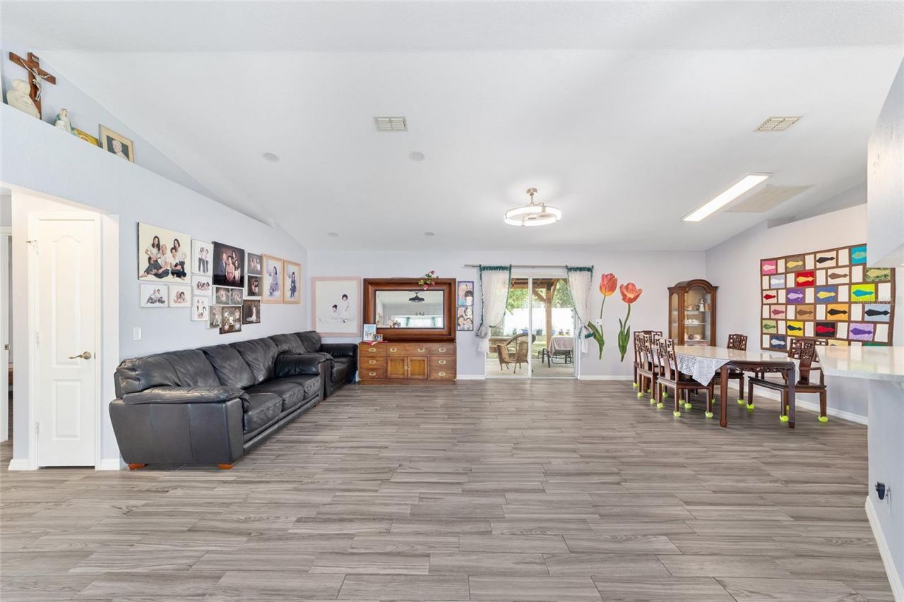 6880 SE 103rd Place , Belleview, FL 34420 Photo