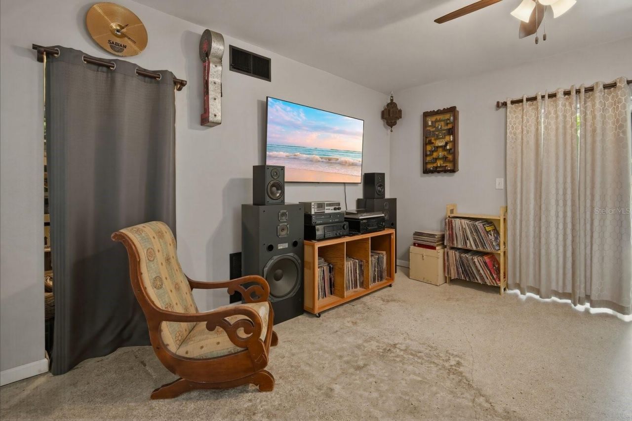 10017 N 52nd Street , Tampa, FL 33617 Photo