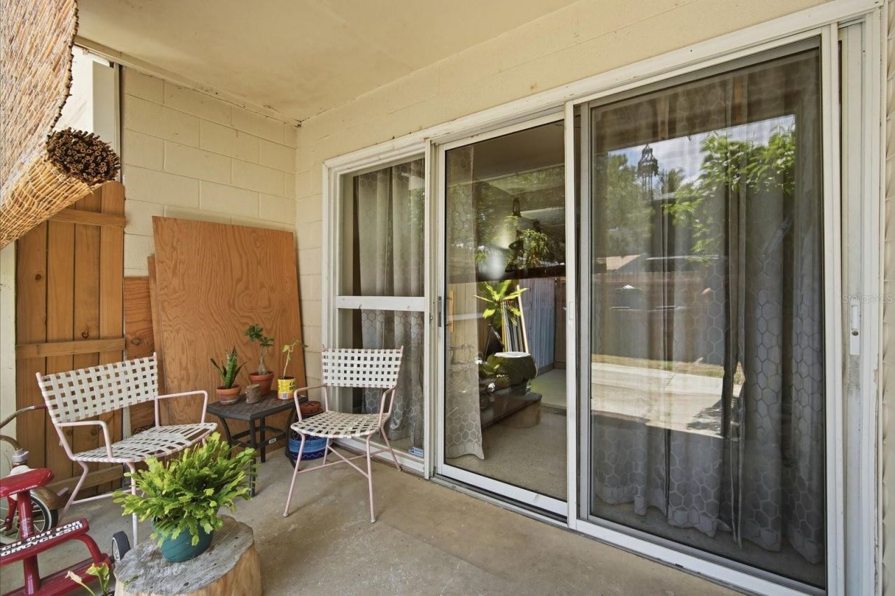 10017 N 52nd Street , Tampa, FL 33617 Photo