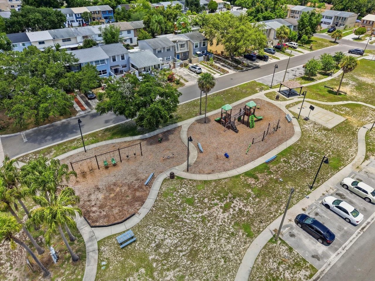 10017 N 52nd Street , Tampa, FL 33617 Photo