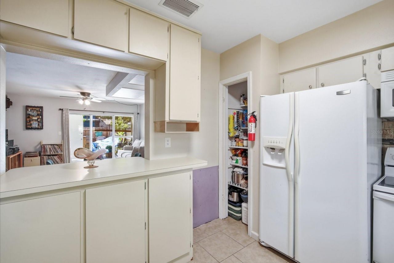 10017 N 52nd Street , Tampa, FL 33617 Photo