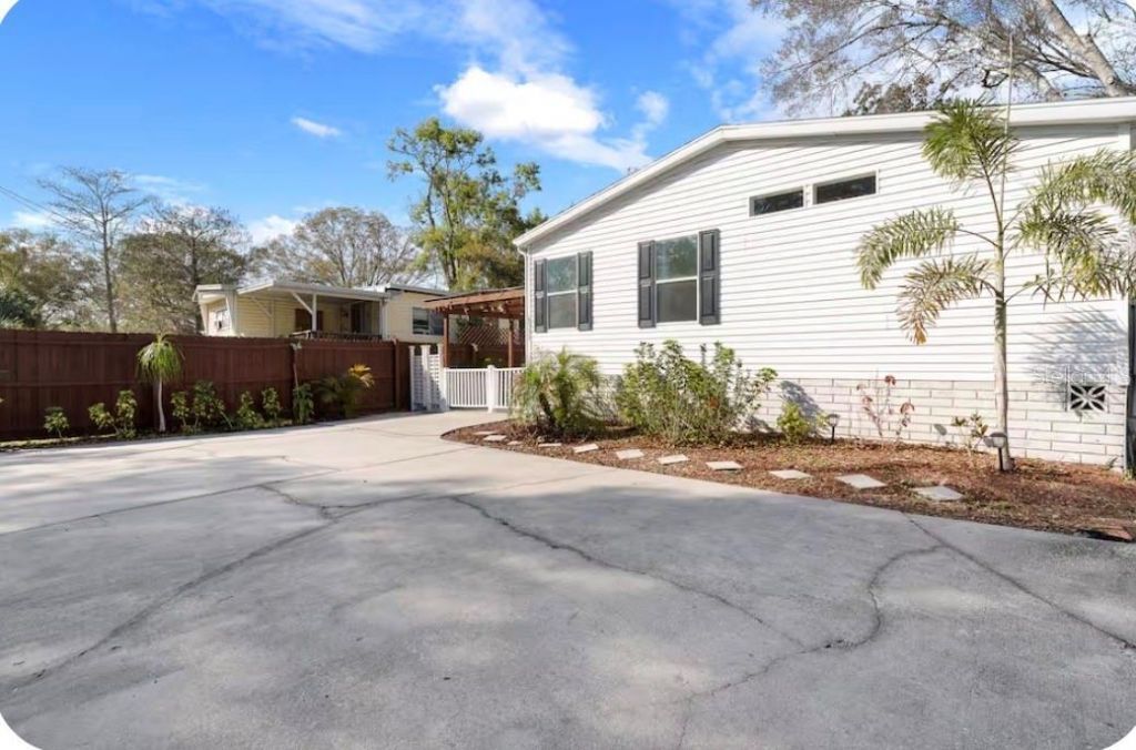 6331 Theodan Street , Weeki Wachee, FL 34607 Photo