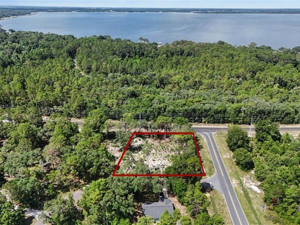 3 BAY DRIVE , OCKLAWAHA, FL 32179