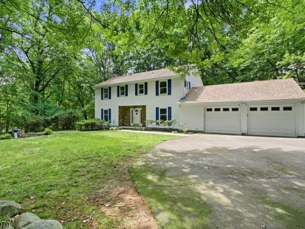 73 Lozier Rd, Mount Olive, NJ 07828
